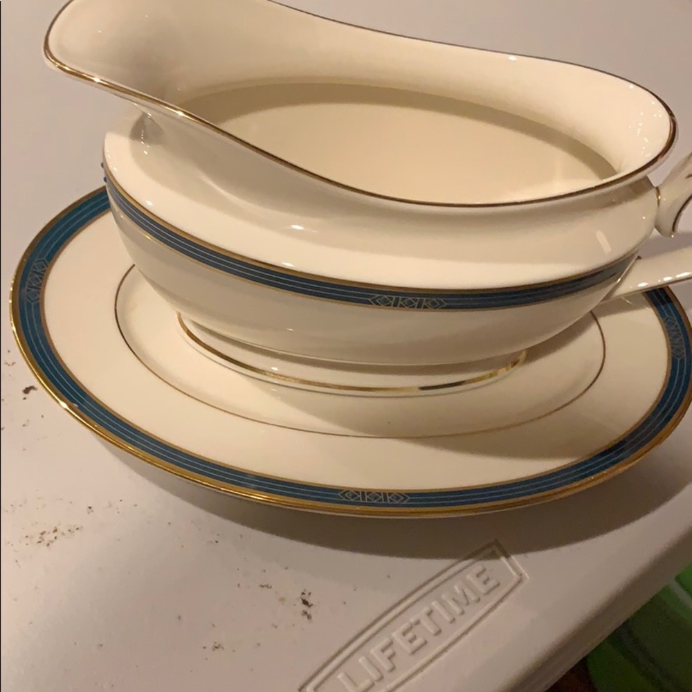 Lenox Chatham Gravy boat and dish